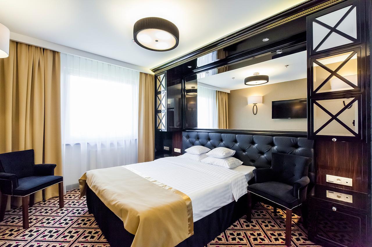 Hotel 500 Zegrze Exteriér fotografie