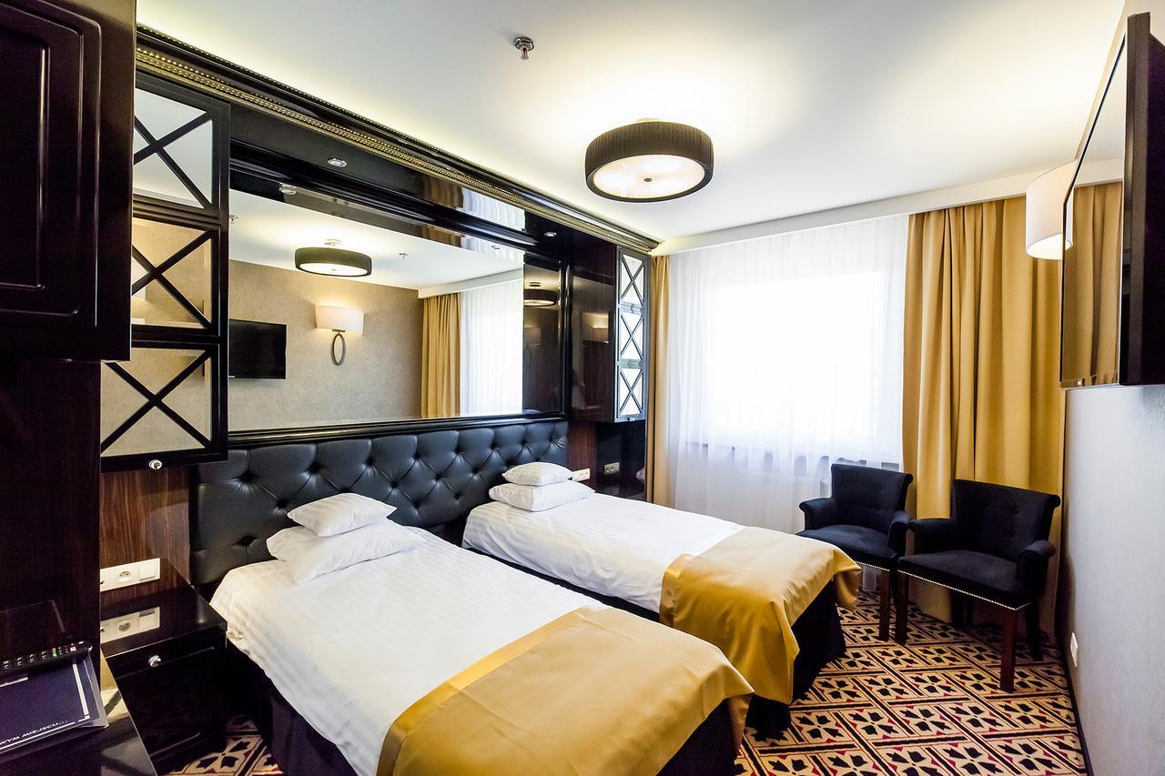 Hotel 500 Zegrze Exteriér fotografie
