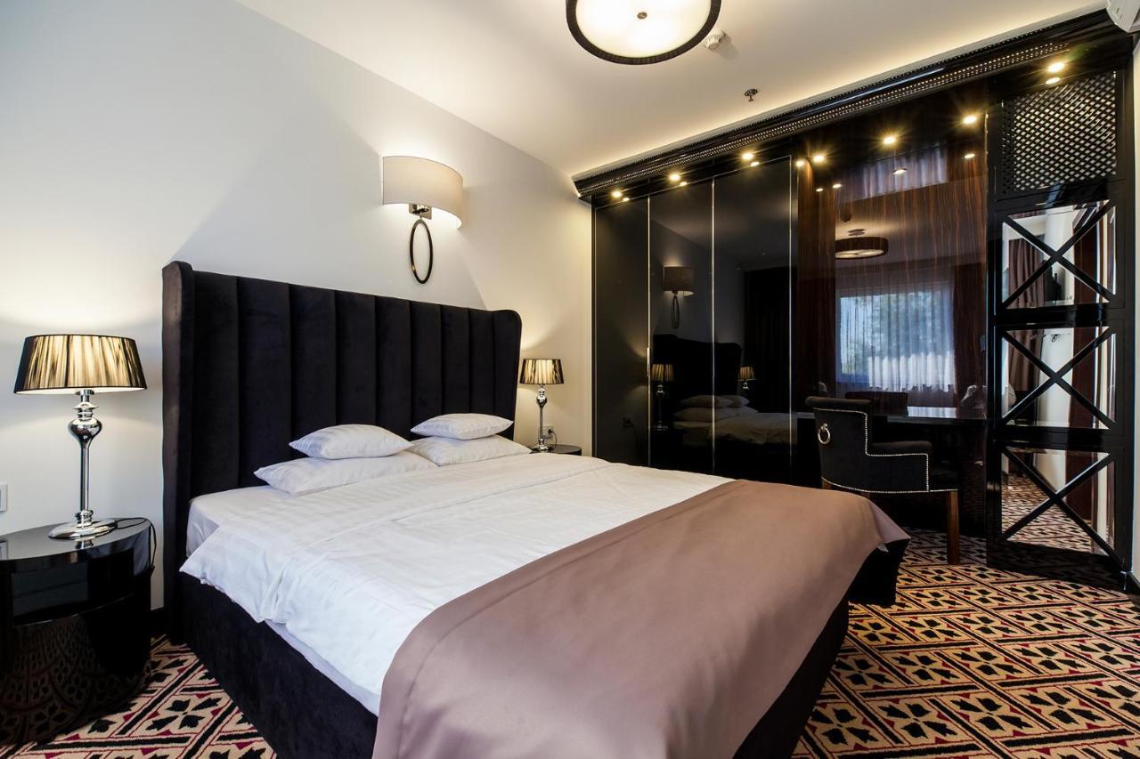 Hotel 500 Zegrze Exteriér fotografie